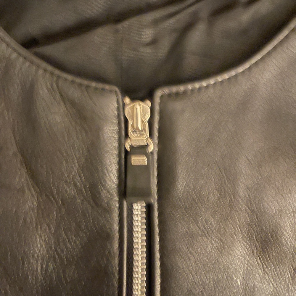 NorthBound Leather Vest - Picture 5 of 7